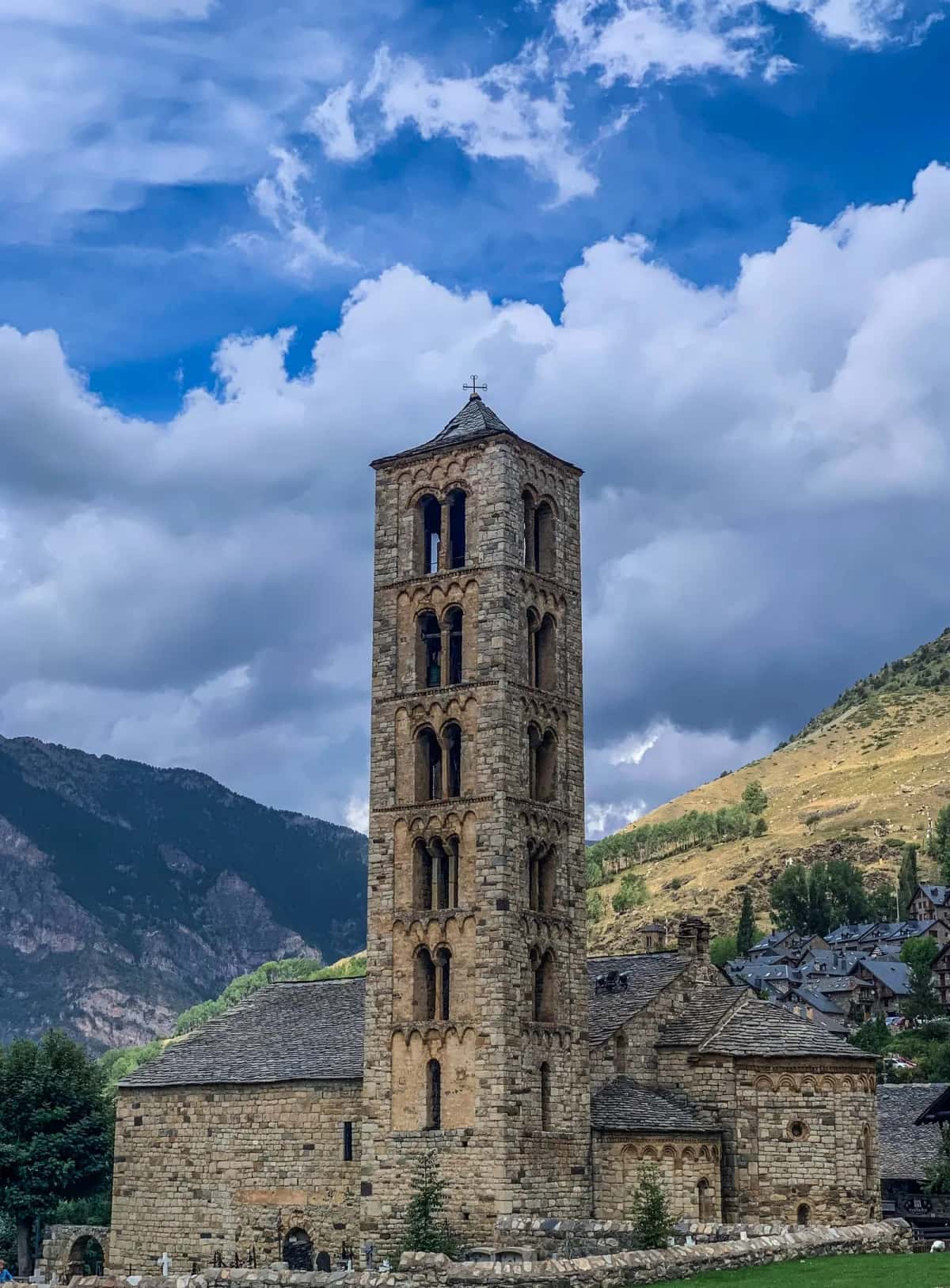 Scolarisation en Andorre : français, andorran, espagnol